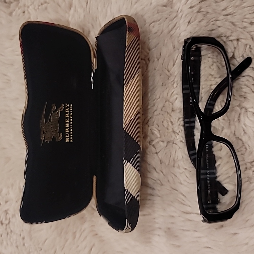 Burberry eye glasses